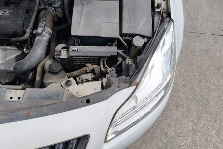 Used Buick Regal 2010 1.6T Elite Sport Edition Engine Bay Left