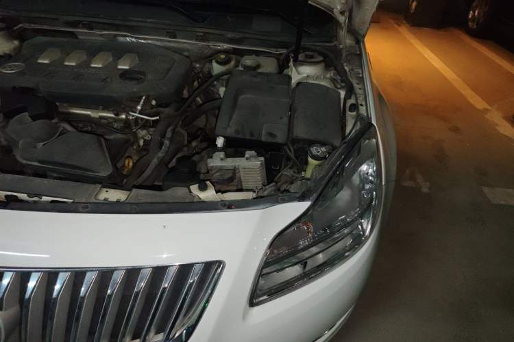 Used Buick Regal 2010 2.0L Expo Edition Engine Bay Left