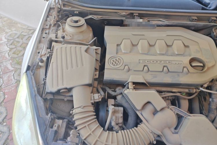 Used Buick Regal 2010 2.0L Expo Edition Engine Bay Right