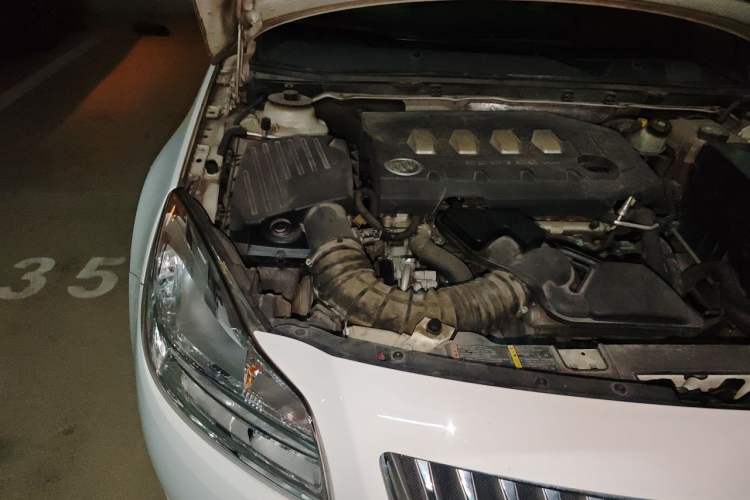 Used Buick Regal 2010 2.0L Expo Edition Engine Bay Right