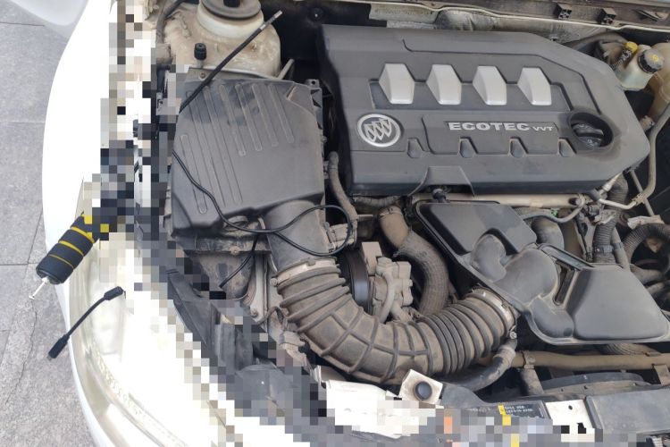 Used Buick Regal 2010 2.0L Expo Edition Engine Bay Right