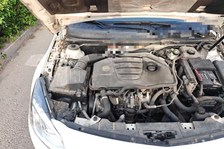 Used Buick Regal 2010 2.0T Flagship Sport Edition Engine Bay Right