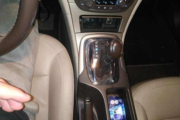 Used Buick Regal 2010 2.0L Expo Edition Gear Lever