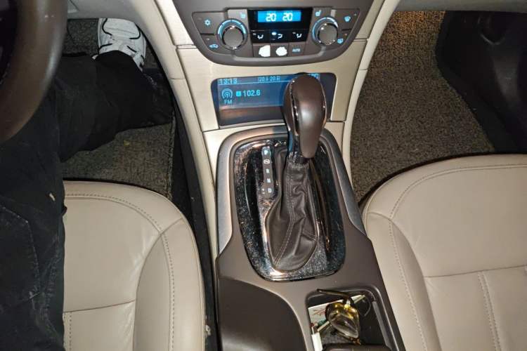 Used Buick Regal 2010 2.0L Expo Edition Gear Lever