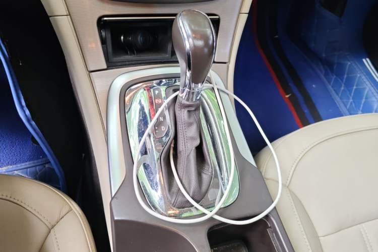 Used Buick Regal 2010 2.0L Expo Edition Gear Lever