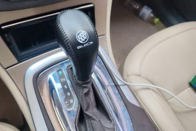 Used Buick Regal 2010 2.0L Expo Edition Gear Lever