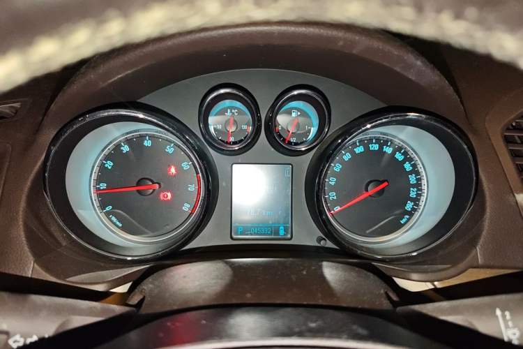 Used Buick Regal 2010 2.0L Expo Edition Instrument Cluster