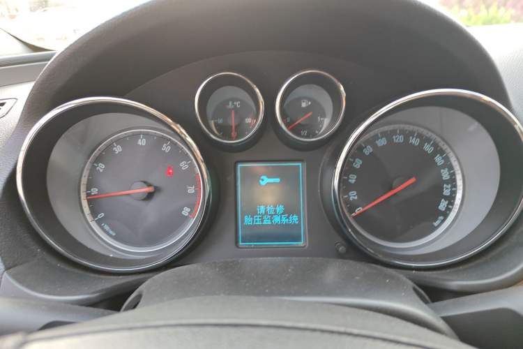 Used Buick Regal 2010 2.0T Flagship Sport Edition Instrument Cluster