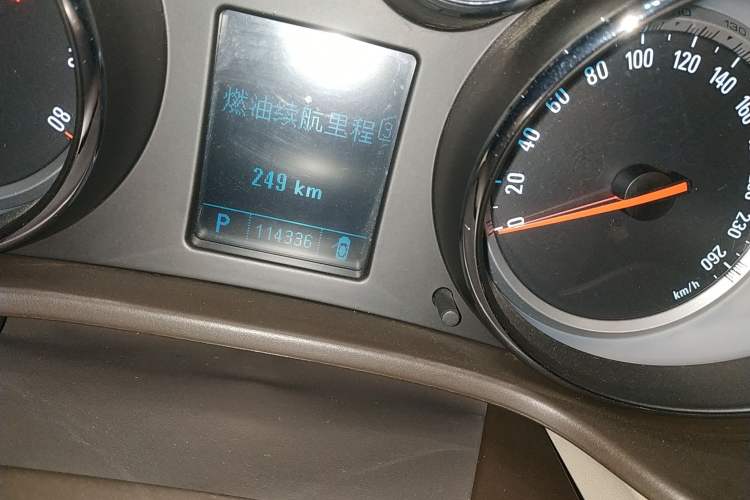 Used Buick Regal 2010 2.0L Expo Edition Odometer Close Up