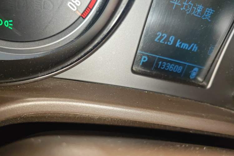 Used Buick Regal 2010 2.0L Expo Edition Odometer Close Up