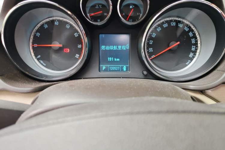 Used Buick Regal 2010 2.0L Expo Edition Odometer Close Up