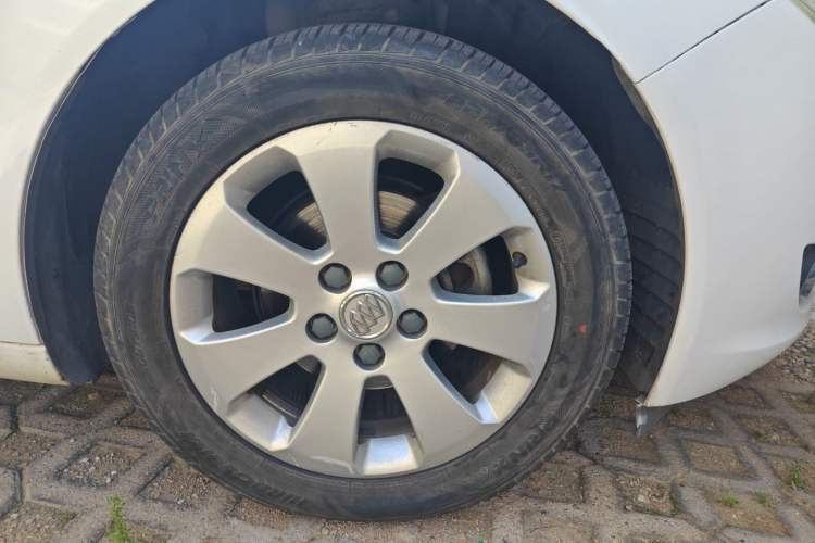 Used Buick Regal 2010 2.0L Expo Edition Right Front Wheel Hub