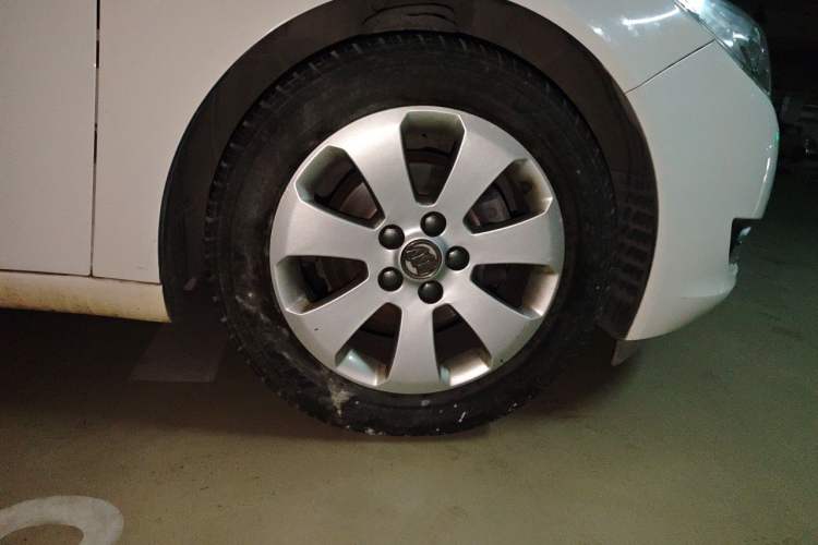 Used Buick Regal 2010 2.0L Expo Edition Right Front Wheel Hub