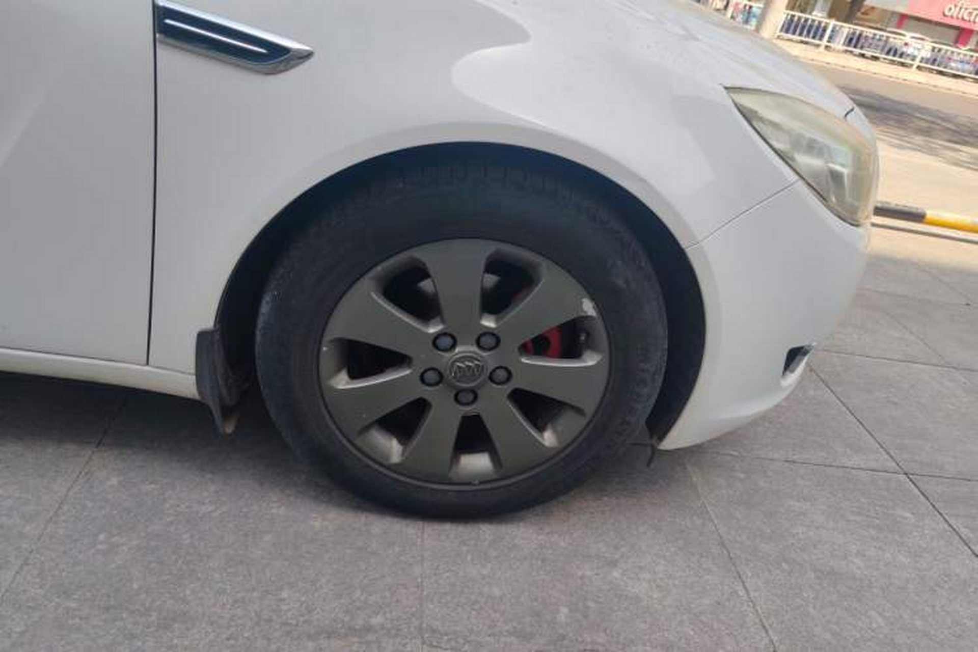 Used Buick Regal 2010 2.0L Expo Edition Right Front Wheel Hub