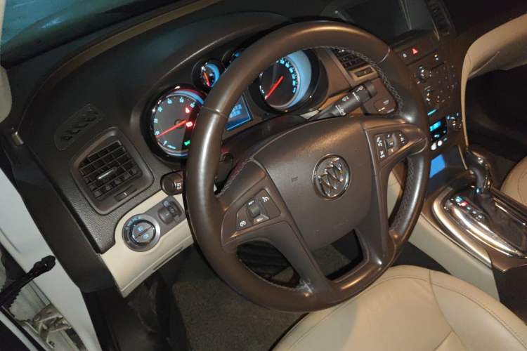 Used Buick Regal 2010 2.0L Expo Edition Steering Wheel