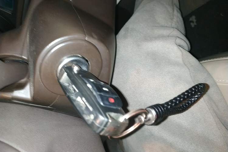 Used Buick Regal 2010 2.0L Expo Edition Vehicle Key