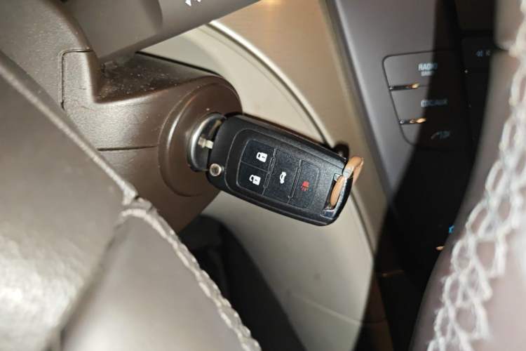 Used Buick Regal 2010 2.0L Expo Edition Vehicle Key