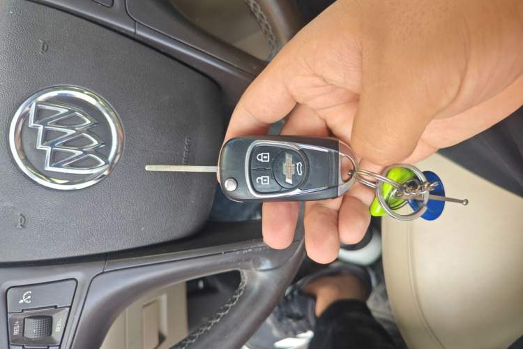 Used Buick Regal 2010 2.0L Expo Edition Vehicle Key