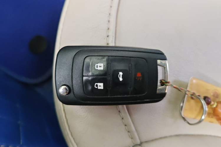 Used Buick Regal 2010 2.0L Expo Edition Vehicle Key