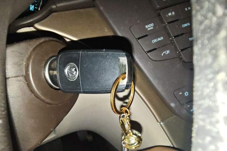 Used Buick Regal 2010 2.0L Expo Edition Vehicle Key