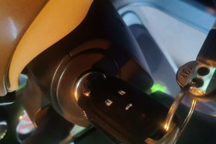 Used Buick Regal 2010 2.0L Expo Edition Vehicle Key