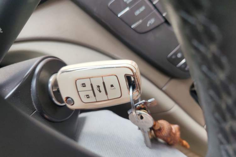 Used Buick Regal 2010 2.0L Expo Edition Vehicle Key