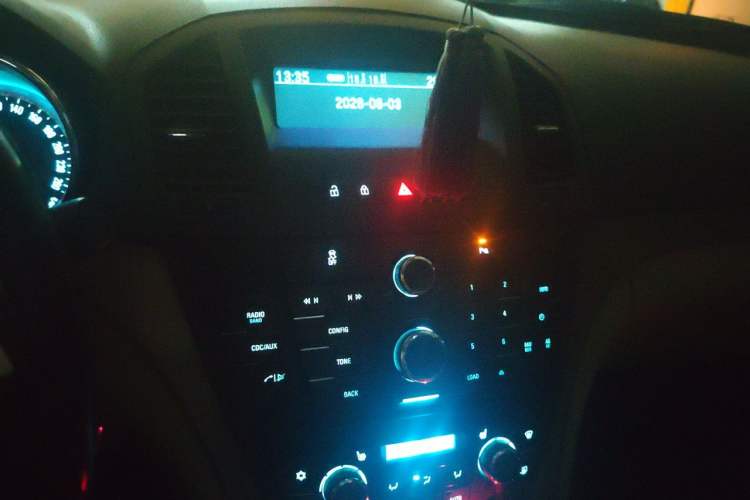 Used Buick Regal 2010 2.0L Expo Edition Audio And AC Panel