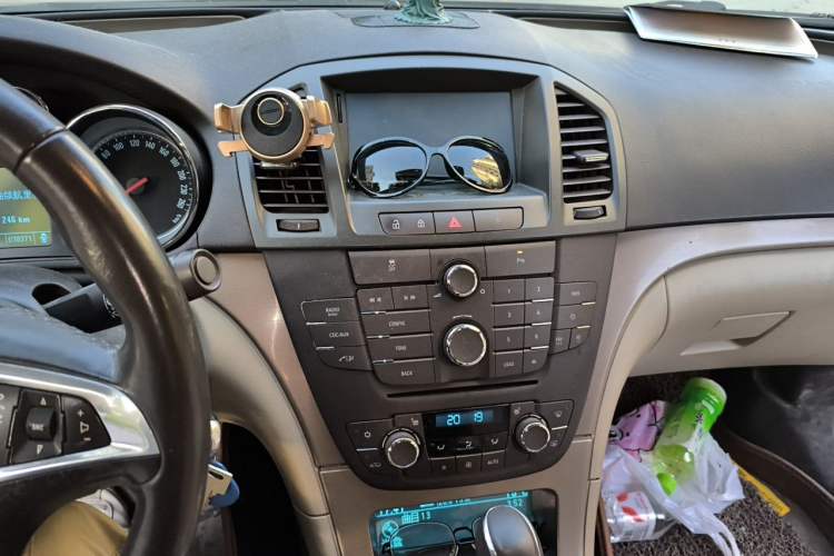 Used Buick Regal 2010 2.0L Expo Edition Audio And AC Panel