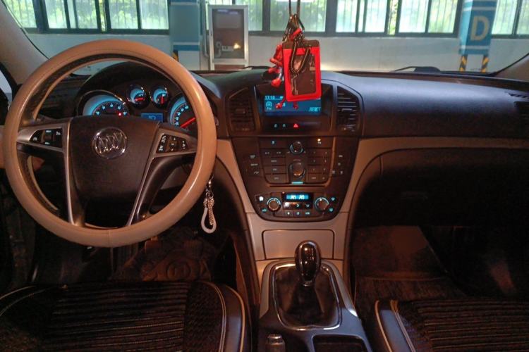 Used Buick Regal 2010 1.6T Elite Sport Edition Center Console