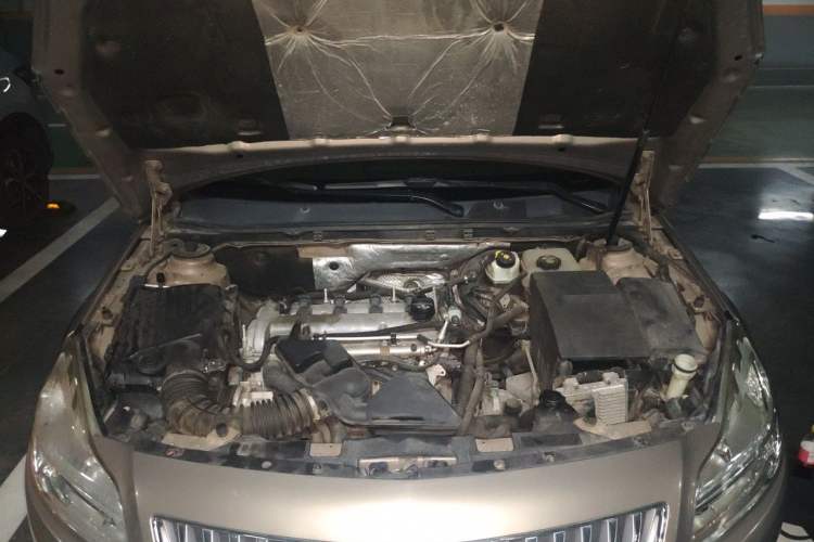 Used Buick Regal 2010 2.0L Expo Edition Engine Bay