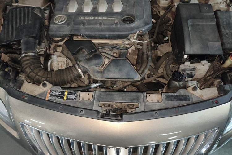 Used Buick Regal 2010 2.0L Expo Edition Engine Bay