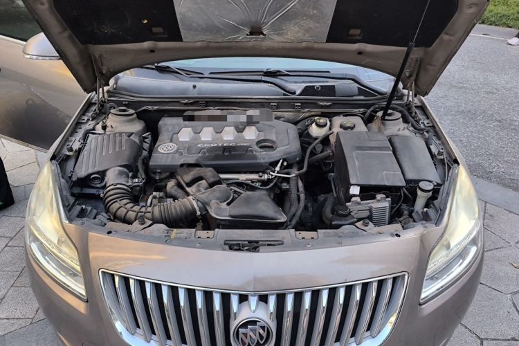 Used Buick Regal 2010 2.0L Expo Edition Engine Bay