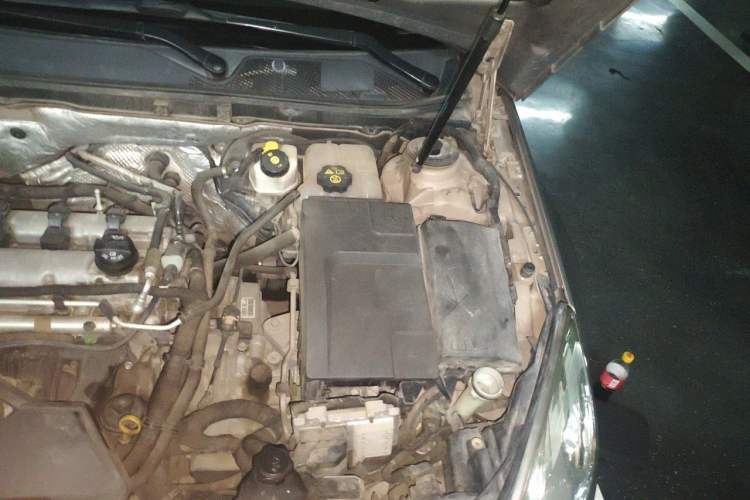 Used Buick Regal 2010 2.0L Expo Edition Engine Bay Left