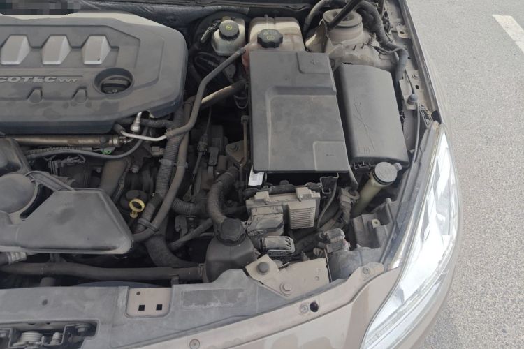 Used Buick Regal 2010 2.0L Expo Edition Engine Bay Left