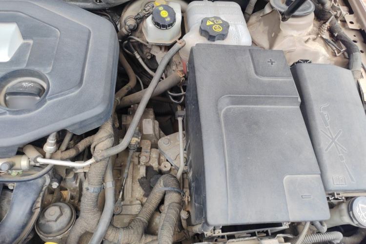 Used Buick Regal 2010 2.4L Flagship Edition Engine Bay Left