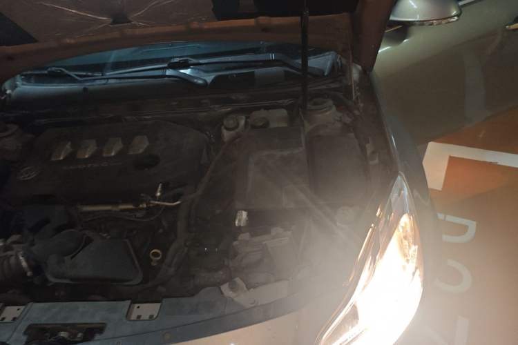 Used Buick Regal 2010 2.0L Expo Edition Engine Bay Left