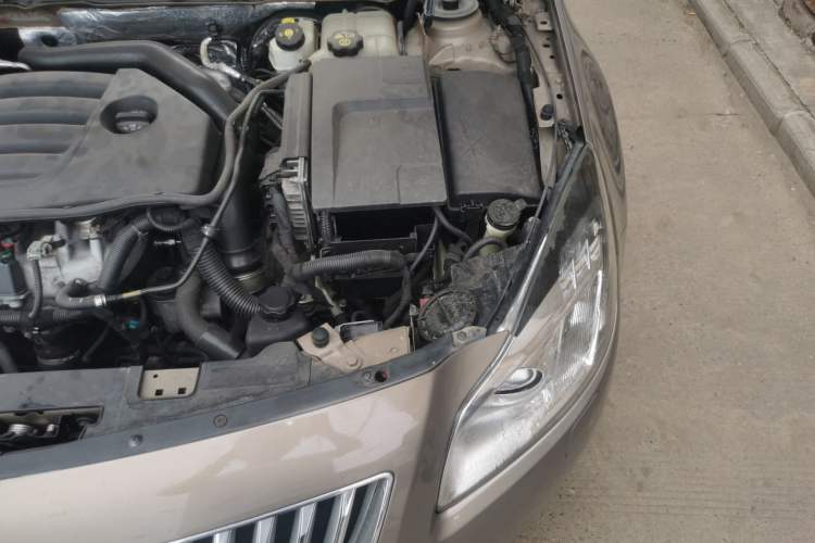 Used Buick Regal 2010 2.0T Flagship Sport Edition Engine Bay Left