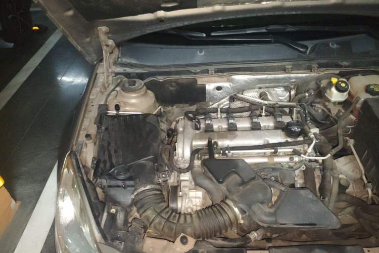 Used Buick Regal 2010 2.0L Expo Edition Engine Bay Right