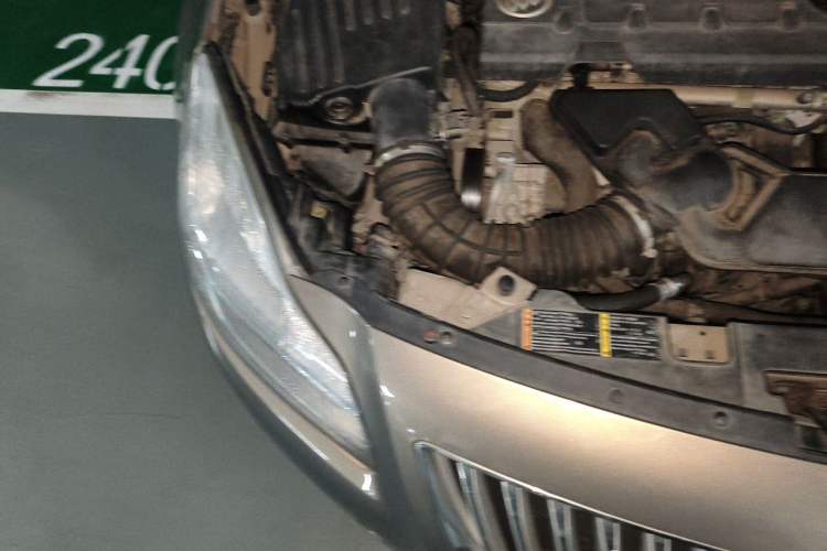 Used Buick Regal 2010 2.0L Expo Edition Engine Bay Right