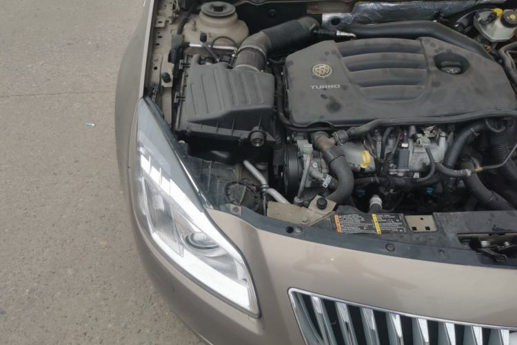 Used Buick Regal 2010 2.0T Flagship Sport Edition Engine Bay Right