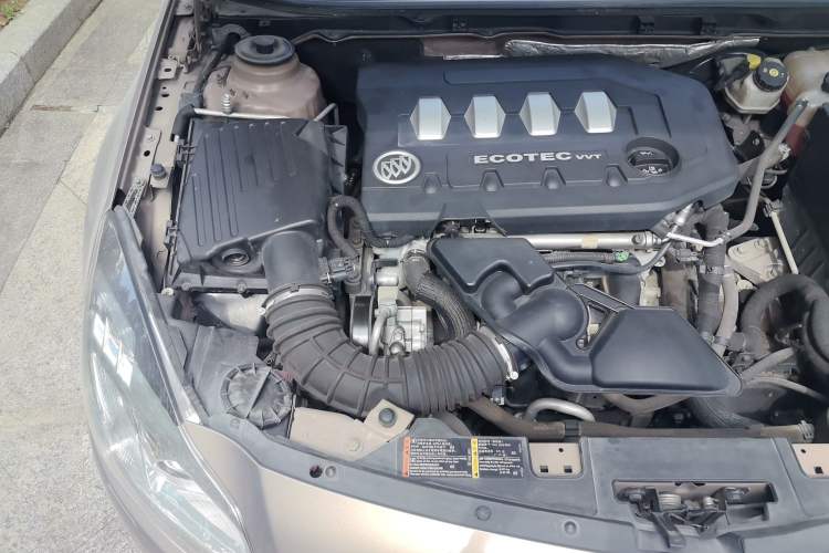 Used Buick Regal 2010 2.4L Flagship Edition Engine Bay Right