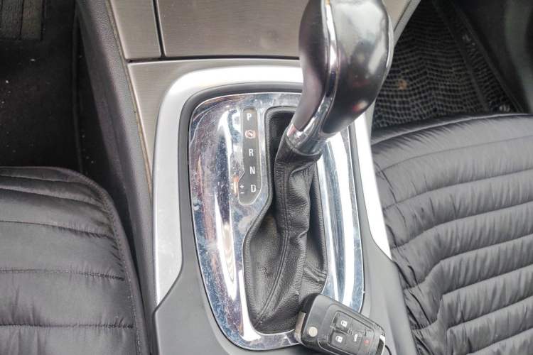 Used Buick Regal 2010 2.4L Flagship Edition Gear Lever