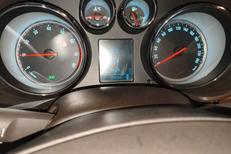 Used Buick Regal 2010 2.0L Expo Edition Odometer Close Up