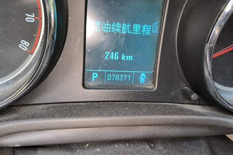 Used Buick Regal 2010 2.0L Expo Edition Odometer Close Up