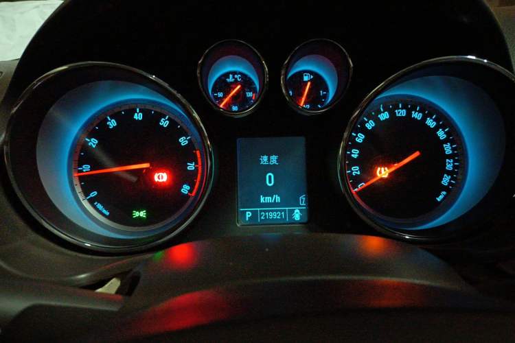Used Buick Regal 2010 2.0L Expo Edition Odometer Close Up
