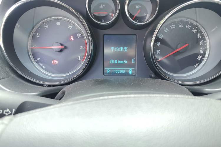 Used Buick Regal 2010 2.4L Flagship Edition Odometer Close Up