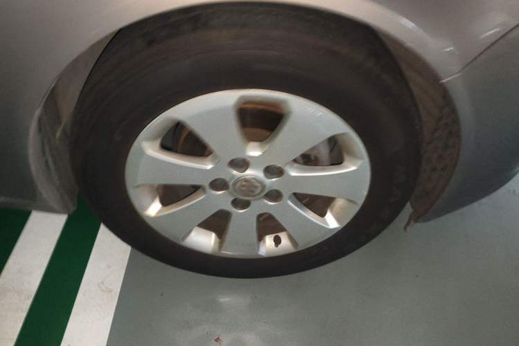 Used Buick Regal 2010 2.0L Expo Edition Right Front Wheel Hub