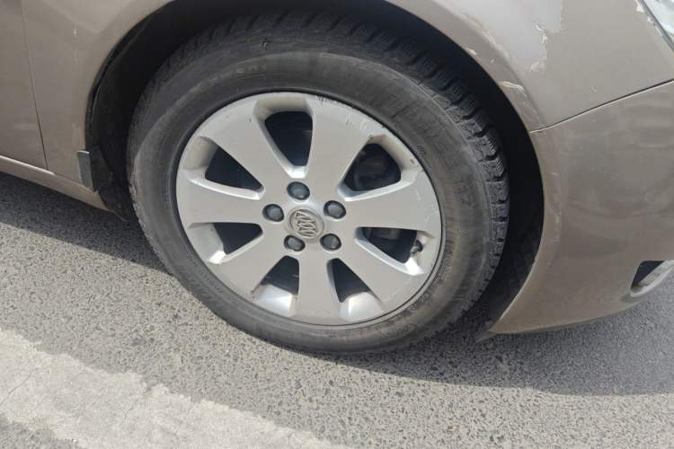 Used Buick Regal 2010 2.0L Expo Edition Right Front Wheel Hub