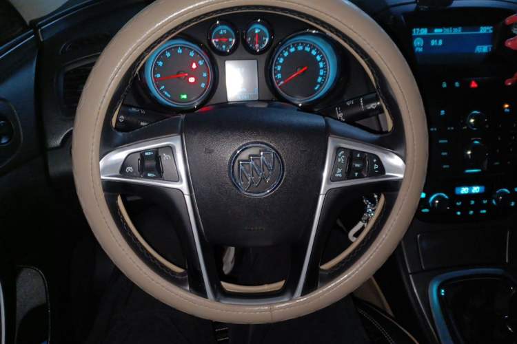 Used Buick Regal 2010 1.6T Elite Sport Edition Steering Wheel