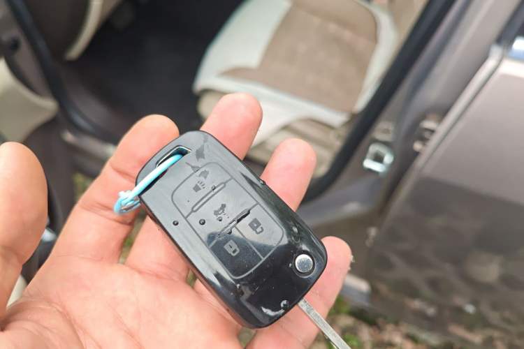 Used Buick Regal 2010 2.0L Expo Edition Vehicle Key